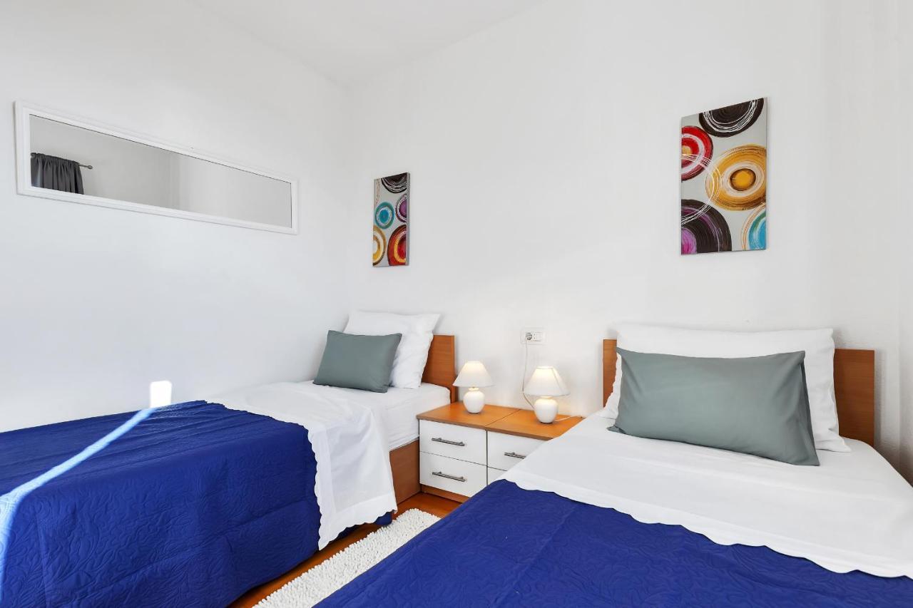 Santric - The Hill Apartment *