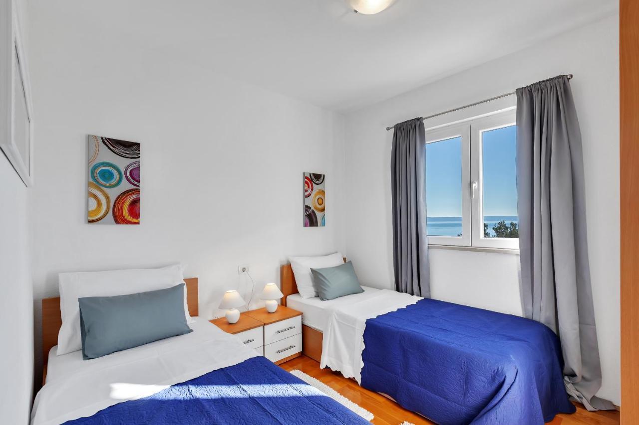 Santric - The Hill Apartment *
